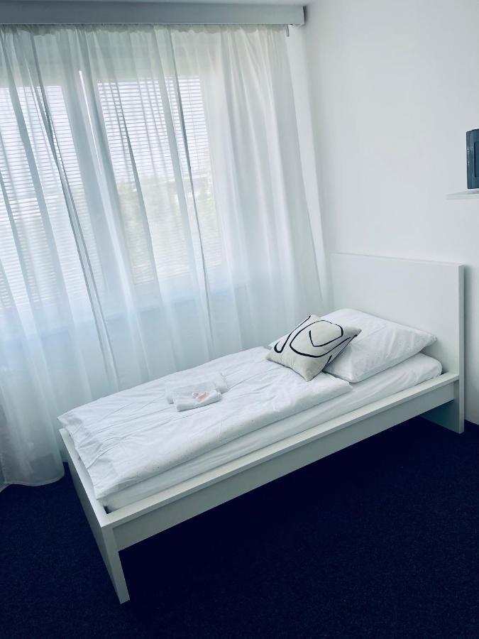 Apartmany Bryksova Prag Exterior foto